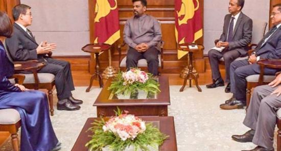 Two New Ambassadors Present Credentials to Pres